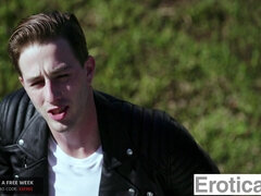 Grosser schwanz, Blasen, Braunhaarige, Kehlenfick, Erotisch, Erstes mal, Titten, Jungfrau