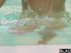 Zwart, Pijpbeurt, Bruinharig, Vriendin, Hardcore, Interraciaal, Likken, Natuurlijke tieten