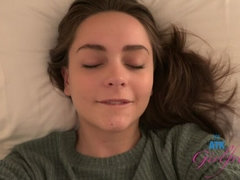 Leie, Blasen, Fussjob, Freundin, Orgasmus, Pov, Muschi, Rasiert