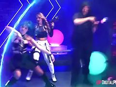 デカパイ, ブロンド, フェラチオ, Hd, 巨大, 淫乱熟女, 怪物, 叫ぶ