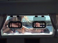 Blondine, Braunhaarige, Lesbisch, Masturbation, Im freien, Party, Pornostars, Flotter dreier