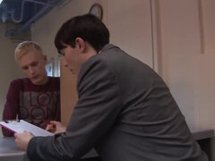 Bezaubernd, In den arsch, Braunhaarige, Kehlenfick, Schwanz, Europäisch, Schwul, Handjob