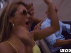 ブロンド, フェラチオ, 女 人男 人, ハードコア, オマンコ, 馬乗り, 三人