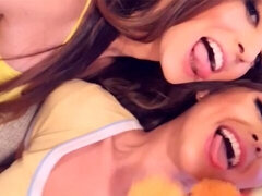 Grosse bite, Sucer une bite, 2 femmes 1 homme, De plein air, Pov, Jarretelles, Adolescente, Plan cul à trois