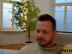 Grote mammen, Rondborstig, Hd, Rijpe lesbienne, Moeder die ik wil neuken, Russisch, Schreeuwen, Trio