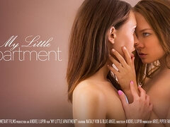 En levrette, Embrassement, Lesbienne, Léchez, Culottes ou slips, Chatte, Suçant, Serré