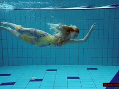 ブロンド, Hd, ヌード, プール, ロシア人, ソフトコア, ティーン, 水中