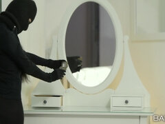 On The Sneak - Jason X dicks sexy robber with big tits in erotic reality sex action