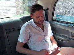 Женщины, На публике