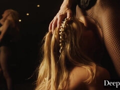 Dominante vrouw, Masturbatie, Kousen, Tieten likken