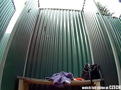 Amateur, Checa, Madres para coger, Piscina, Público, Realidad, Solo, Voyeur