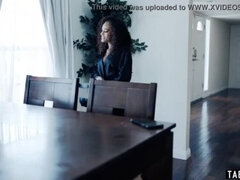 Scarlit Scandal teen ebony fucks delivery guy hardcore during pandemic