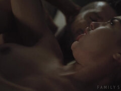 Dormitorio, Mamada, Morena, Engañando, Jeans, Cocina, Tetas naturales, Nalgadas