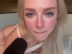 Blonde, Gode, Grossier, Petite amie, Masturbation, Chevaucher, Nénés, Mouillée