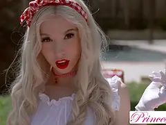 Blonde, Sucer une bite, Éjaculation interne, Femelle, Masturbation, Rasée, Jarretelles, Jouets