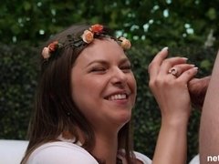 Wohlbeleibte schöne frauen, Grosse titten, Blasen, Handjob, Milf, Natürlich, Natürlichen titten, Im freien