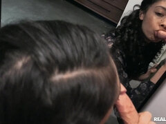 Enthousiasteling, Kont, Pijpbeurt, Hondjeshouding, Vriendin, Hardcore, Interraciaal, Natuurlijke tieten