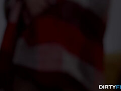 Жопа, Стервы, Блондинки, Семяизвержение, Грязь, Подружка, Натуральные сиськи, Бритые