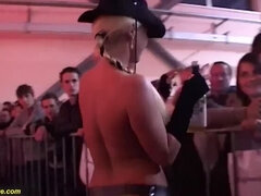 flexi cowgirl milfs on public stage