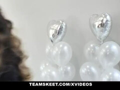 Невеста, Грудастые, Пальцем, Лесбиянка, Лизание, Милф, Соблазенение, Молоденькие