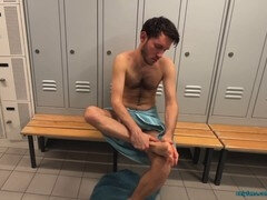 Amateur, Atrapados, Pies, Gay, Gimnasio, Masturbación, Público, Ducha
