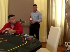 Blondine, Blasen, Tschechisch, Kleid, Handjob, Hardcore, Reif, Rasiert