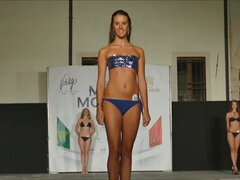 Enthousiasteling, Grote mammen, Rondborstig, Natuurlijke tieten, Tiener, Tieten likken