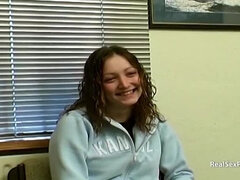 Любители, Кастинг, Британки, В первый раз, Каблуки, Чулки, Молоденькие, Игрушки