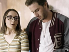 Blasen, Hochschule, Kehlenfick, Hundestellung, Erstes mal, Brille, Hardcore, Jungendliche (18+)