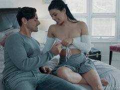 Baby sitter, Tir de sperme, Fille latino, Léchez, Chatte, Adolescente, Nénés, Jouets