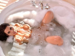 Bad, Grosser arsch, Schwarz, Geschnappt, Sperma im mund, Handjob, Interrassisch, Nass