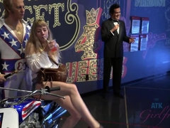 Amateur, Penetracion con dedos, Novia, Orgasmo, Al aire libre, Pov, Coño, Fumando