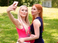 Gorda, Culo grande, Penetracion con dedos, Besar, Lesbiana, Lencería, Coño, Estriptis