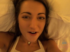 Leie, Braunhaarige, Sperma im mund, Orgasmus, Pov, Muschi, Weibliche ejakulation, Titten