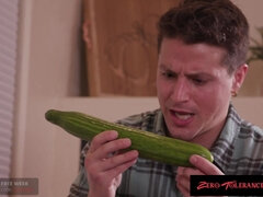 Grosser schwanz, Grosse titten, Blasen, Braunhaarige, Kehlenfick, Überraschung