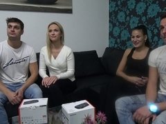 Arsch, Schönheit, Blasen, Braunhaarige, Tschechisch, Natürlichen titten, Rasiert, Frauentausch