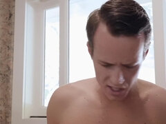 Tussi, Grosser arsch, Grosser schwanz, Grosse titten, Blasen, Verrückt, Milf, Stiefmutter