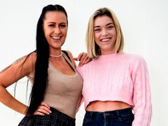 Blondine, Fingern, Küssen, Lesbisch, Masturbation, Natürlichen titten, Muschi, Titten