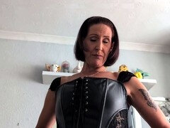 Enthousiasteling, Bondage discipline sadomasochisme, Brits, Lesbisch, Rijpe lesbienne, Orgasme, Alleen, Billekoek