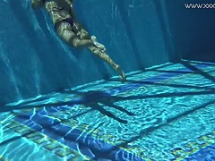 美女, フェティッシュ, プール, 公共, ロシア人, 一人, オッパイの, 水中