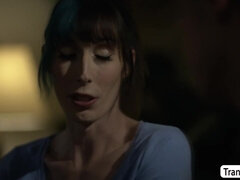 Anal, Gros seins, Gorge profonde, Queue, Mère que j'aimerais baiser, Lécher le sphincter, Transsexuelle, Belle mère