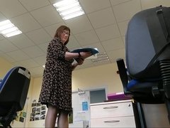 Mollig, Universiteit, Rijpe lesbienne, Moeder die ik wil neuken, Alleen, Lerarin, Onder de rok, Webcamera
