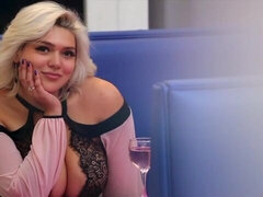 Grosse titten, Blondine, Schwarz, Fingern, Masturbation, Milf, Kurzes haar, Solo