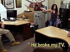 Pretty babe banged by pawn dude in exchange for money