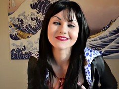 COSPLAY BABES Nico Robin Masturbating