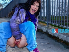 Britisch, Frau, Flashen, Masturbation, Orgasmus, Pissen, Öffentlich, Solo
