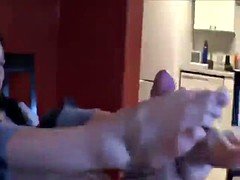 Erster Footjob von der besten Freundin meiner Tante