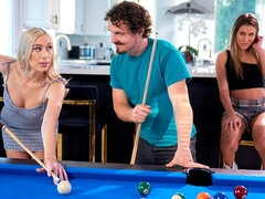 Grosser arsch, Grosser schwanz, Blasen, Hundestellung, Frau frau mann, Zierlich, Dürr, Jungendliche (18+)