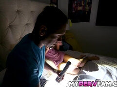 18 летние, Брюнетки, Семья, Секс без цензуры, Поцелуи, Мастурбация, Пенис, Реалити