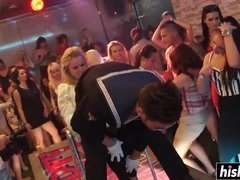 Tussi, Grosse titten, Blasen, Gruppe, Interrassisch, Party